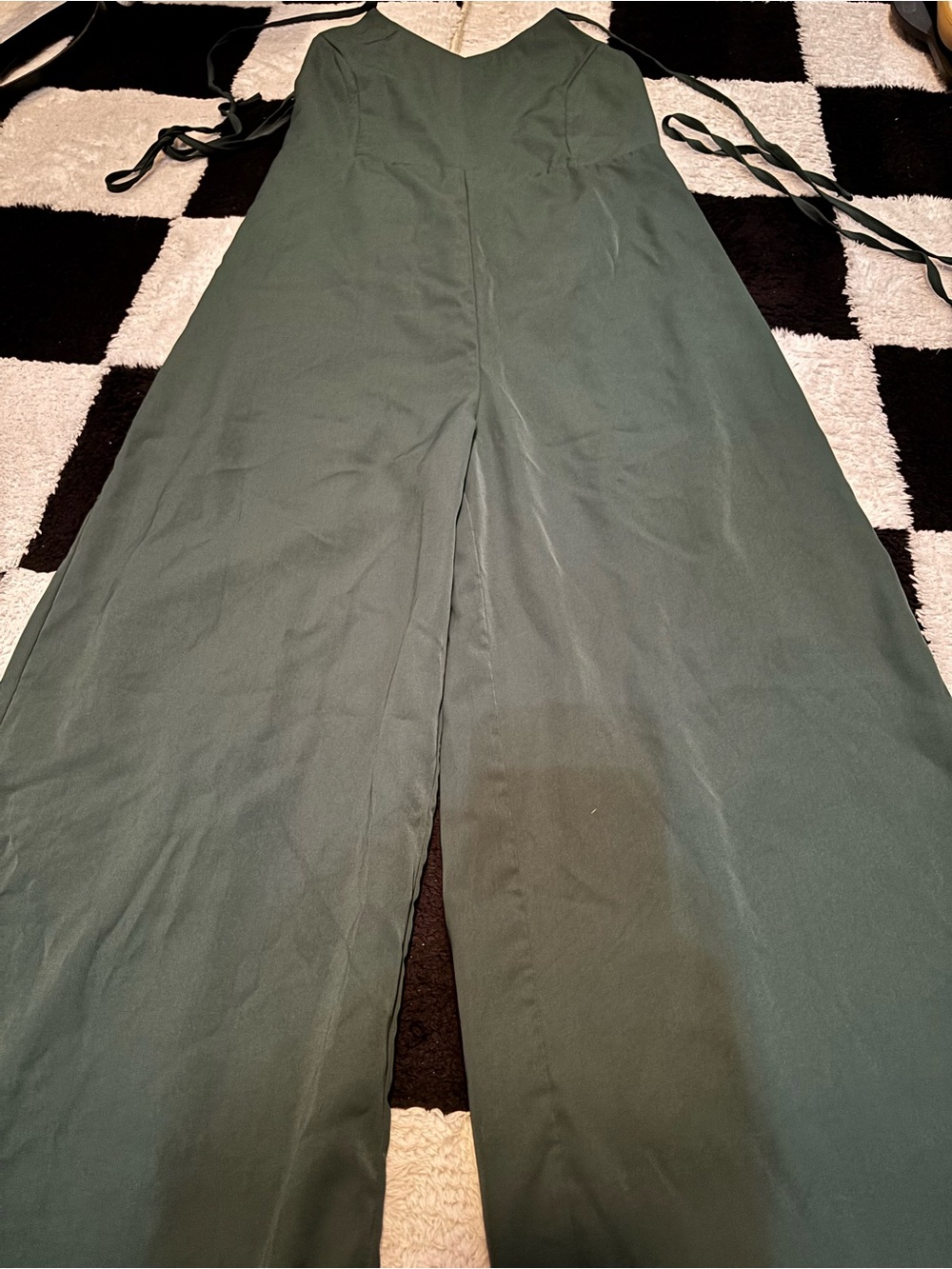 Sleeveless V-Neck Wide-Leg Jumpsuit in Forest Green